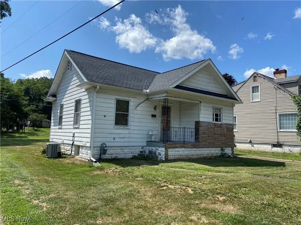 516 Cross St, Newcomerstown, OH 43832