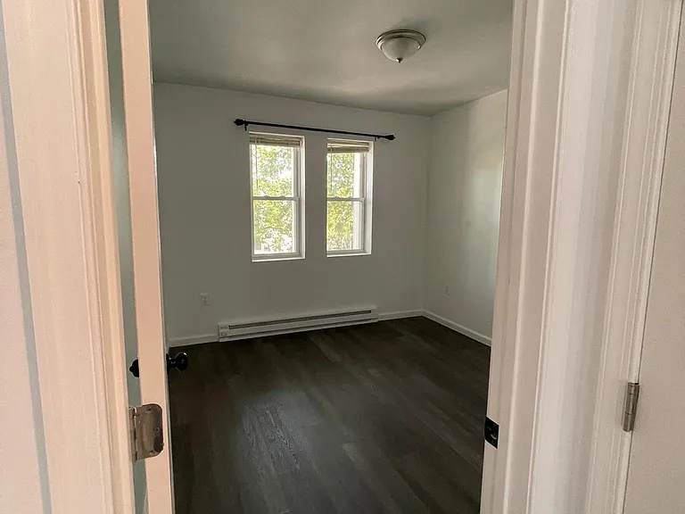 35 E Mowry St #2 — Photo 7