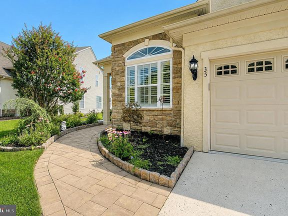 3rd image of 35 Cottage Gate Cir