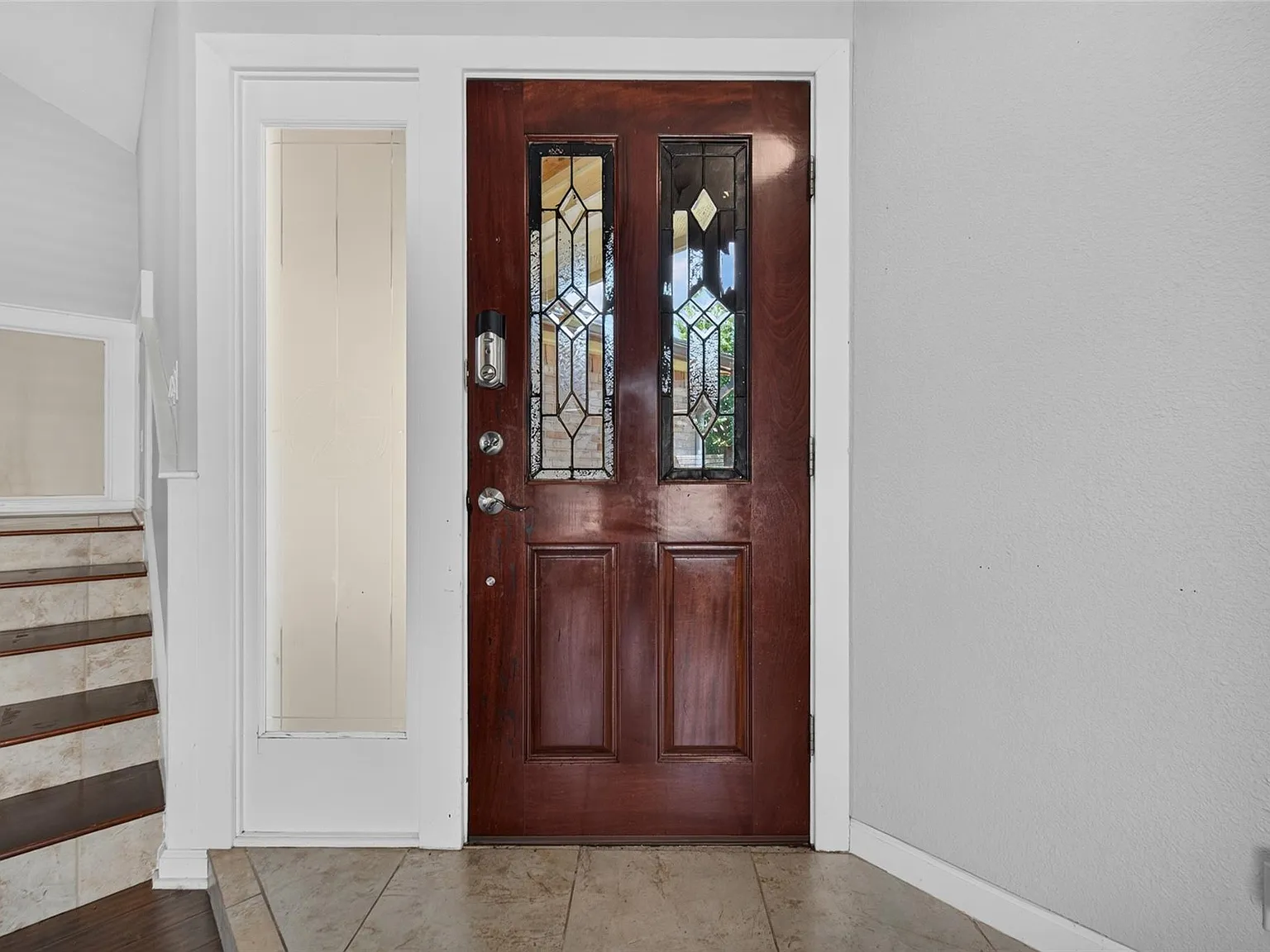 3 bed, 2.5 bath, 1864 sqft, $2,400 — Photo 3