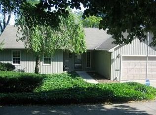 22840 Detroit Rd, Rocky River, OH 44116