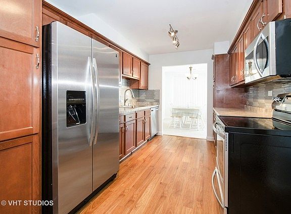 3rd image of 5005 Enfield Ave APT 411