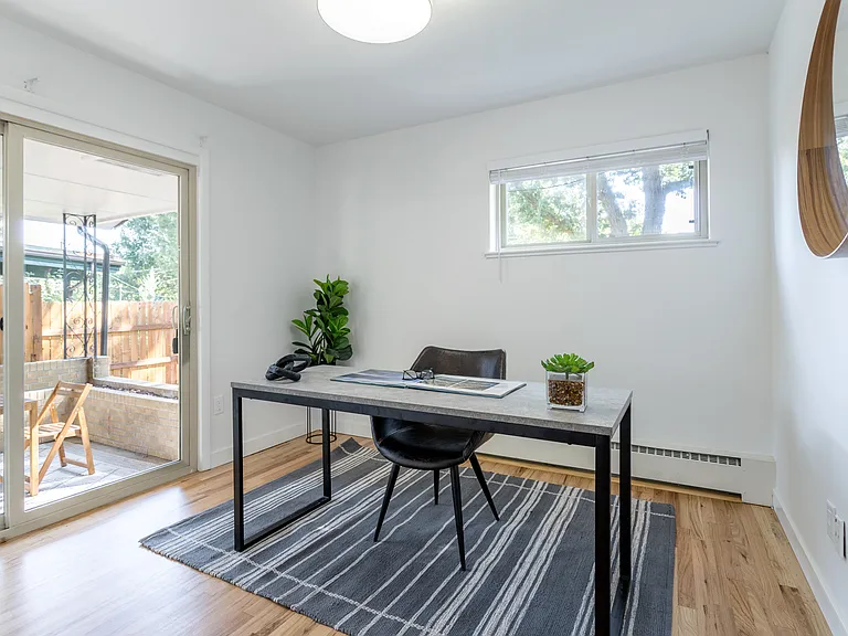 1532 S Grape St — Photo 14
