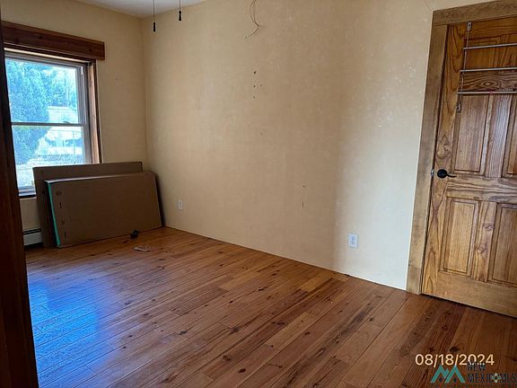 2nd image of 300 E Pine Ave
