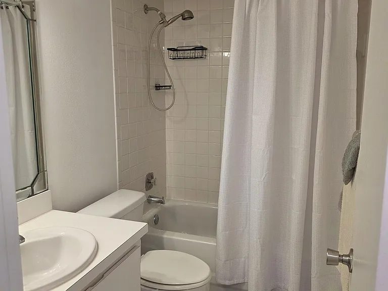 3402 Gardens East Dr #14A — Photo 12