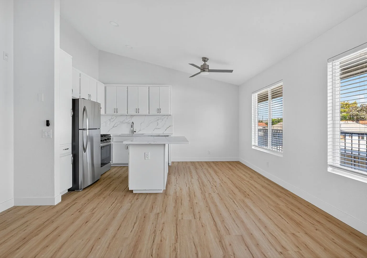 1066 Coronado Avenue — Photo 3