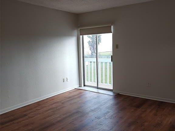 3rd image of 500 Tiki Dr APT 113