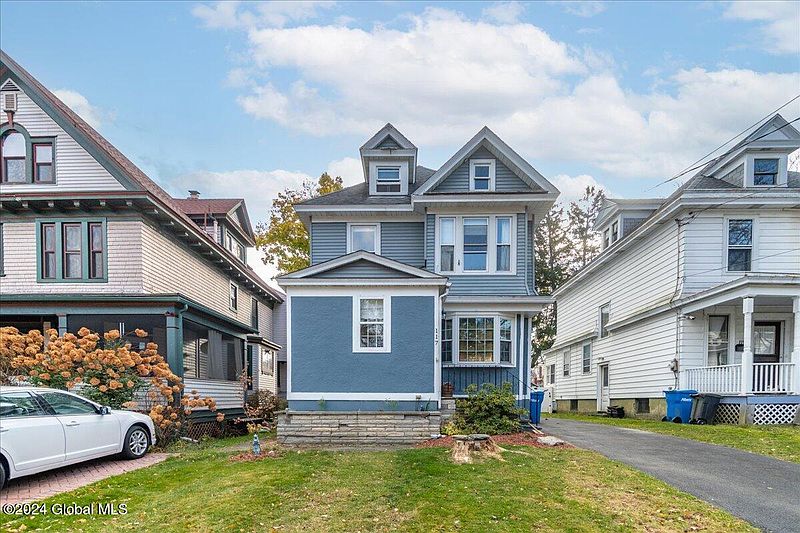 2nd image of 117 N Pine Avenue