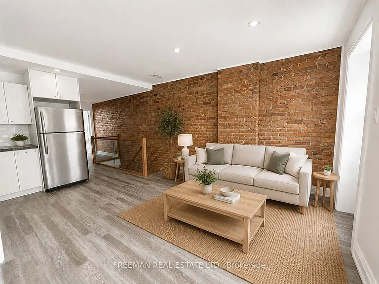 342 Howland Ave #UPPER — Photo 4