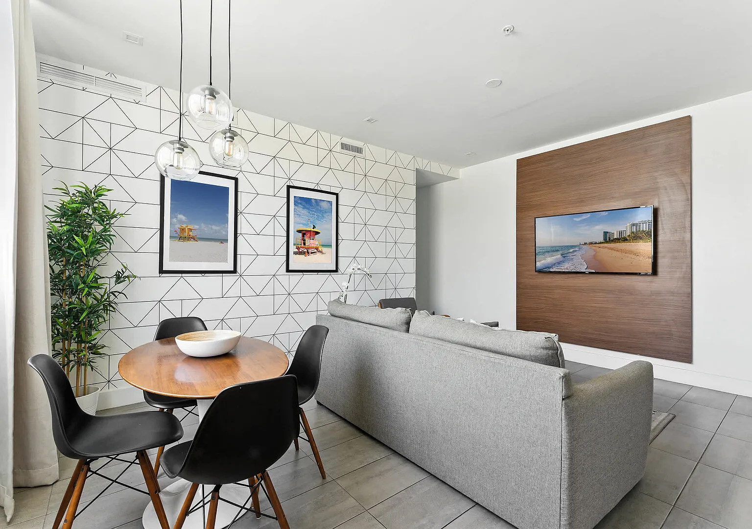 South Beach 2BR Paradise — Photo 1