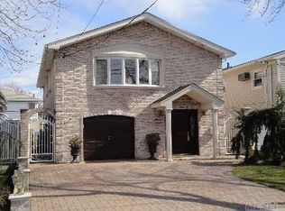 15943 91st St, Howard Beach, NY 11414
