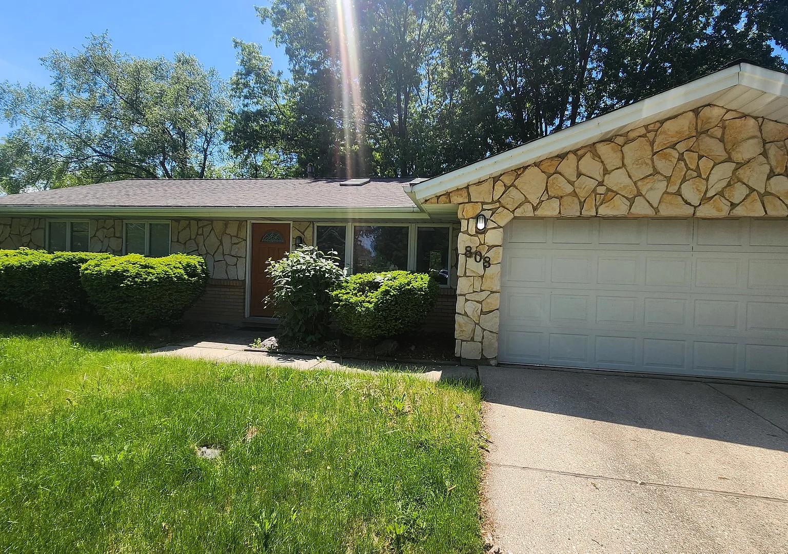 3 bed, 1.5 bath, 1386 sqft, $2,975 — Photo 1