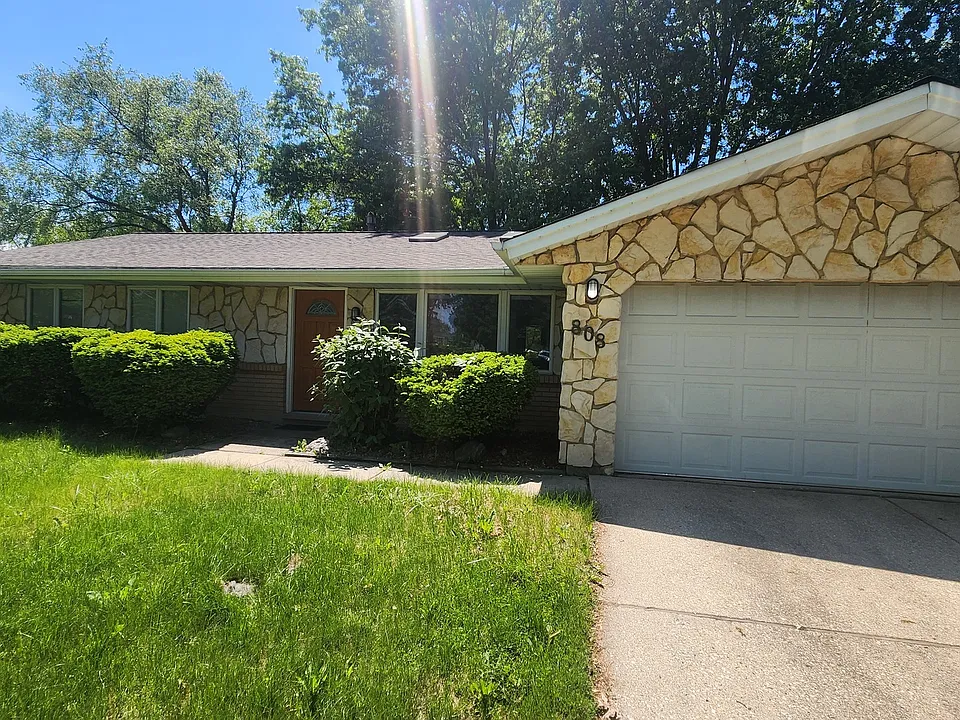 808 S Cedarcrest Dr
