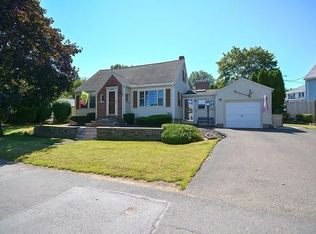 4 Violet Rd, Peabody, MA 01960