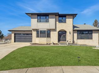 1 Lindsay Ct, Lemont, IL 60439