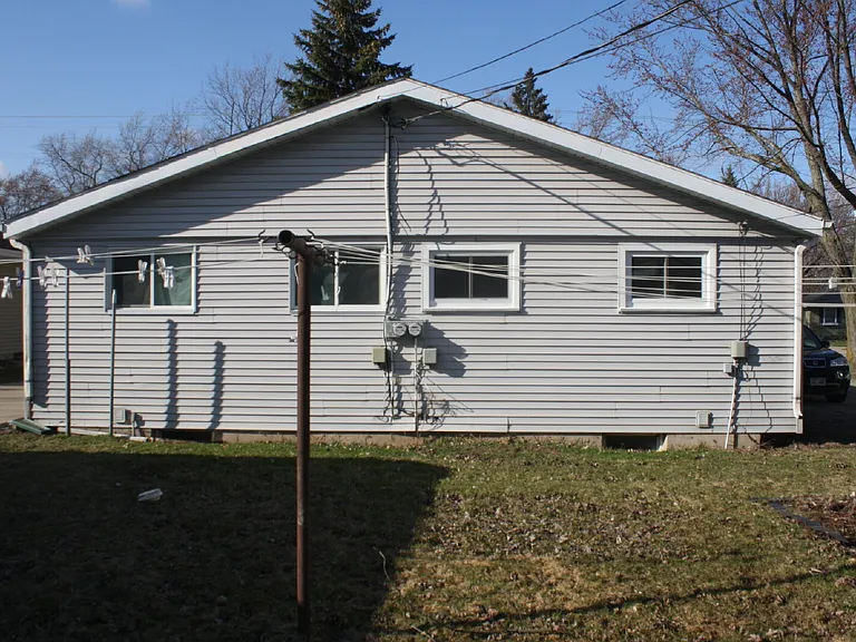954 W Cecil St — Photo 6