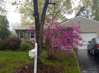 129 Dahlia Dr, Mastic Beach, NY 11951