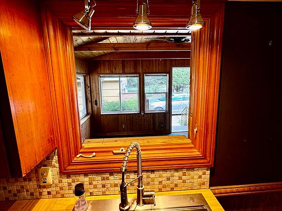 4th image of 19105 Glendale Cir