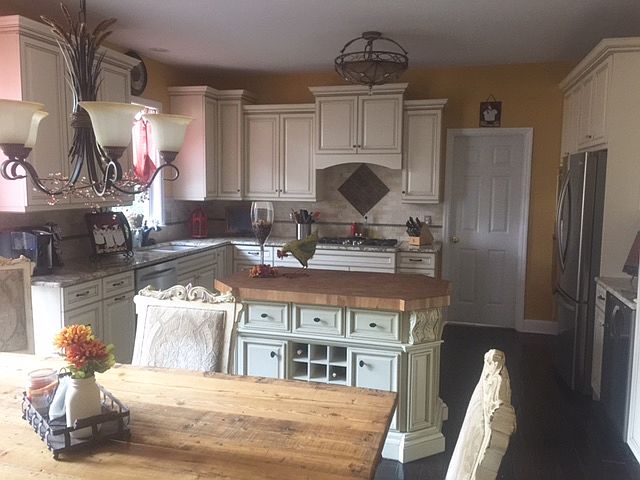 2nd image of 320 Club View Rd