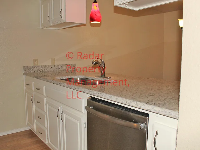 6418 Lago Vista Dr — Photo 5