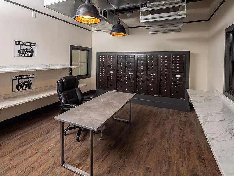 200R Barrett St #209 — Photo 10