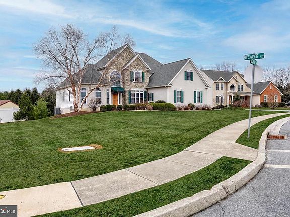 4th image of 395 Ecker Dr