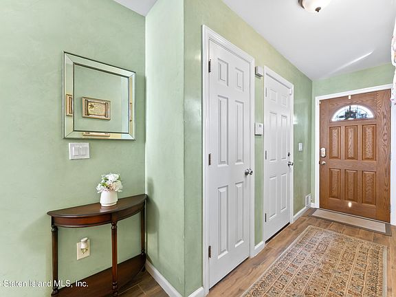 2nd image of 23 Stack Dr