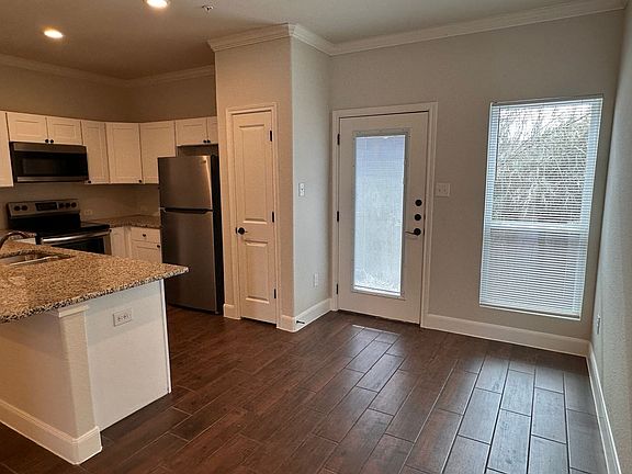 5th image of 6306 Melanzane Ave Unit 2