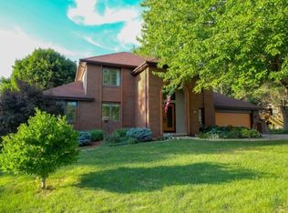 10495 Clark St, Clive, IA 50325