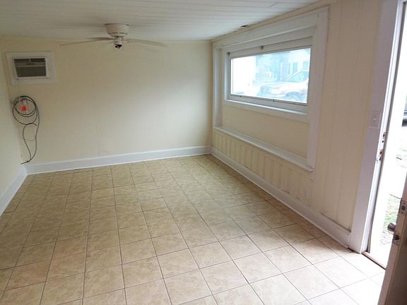 5th image of 503 E 3rd St APT 5