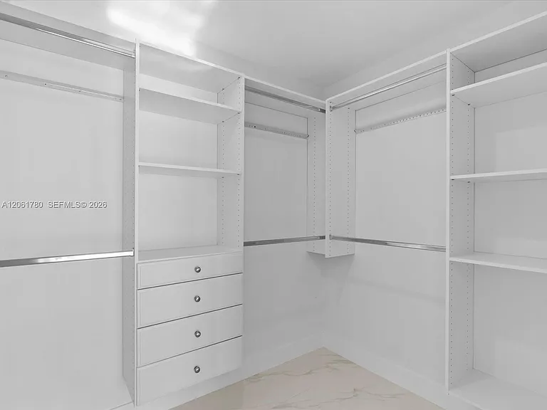 700 NE 24th St #503 — Photo 26