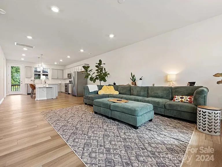 10118 Hemingway Pl — Photo 30