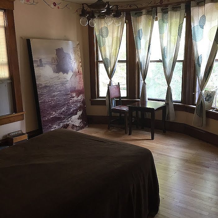 2nd image of 620 W Prospect Ave
