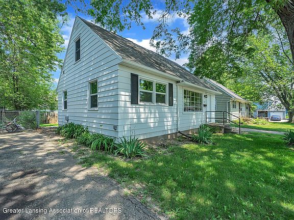 2nd image of 847 E Greenlawn Ave