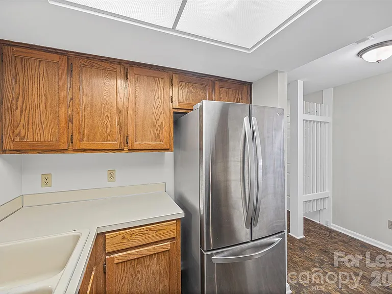 2920 Iron Gate Ln — Photo 11