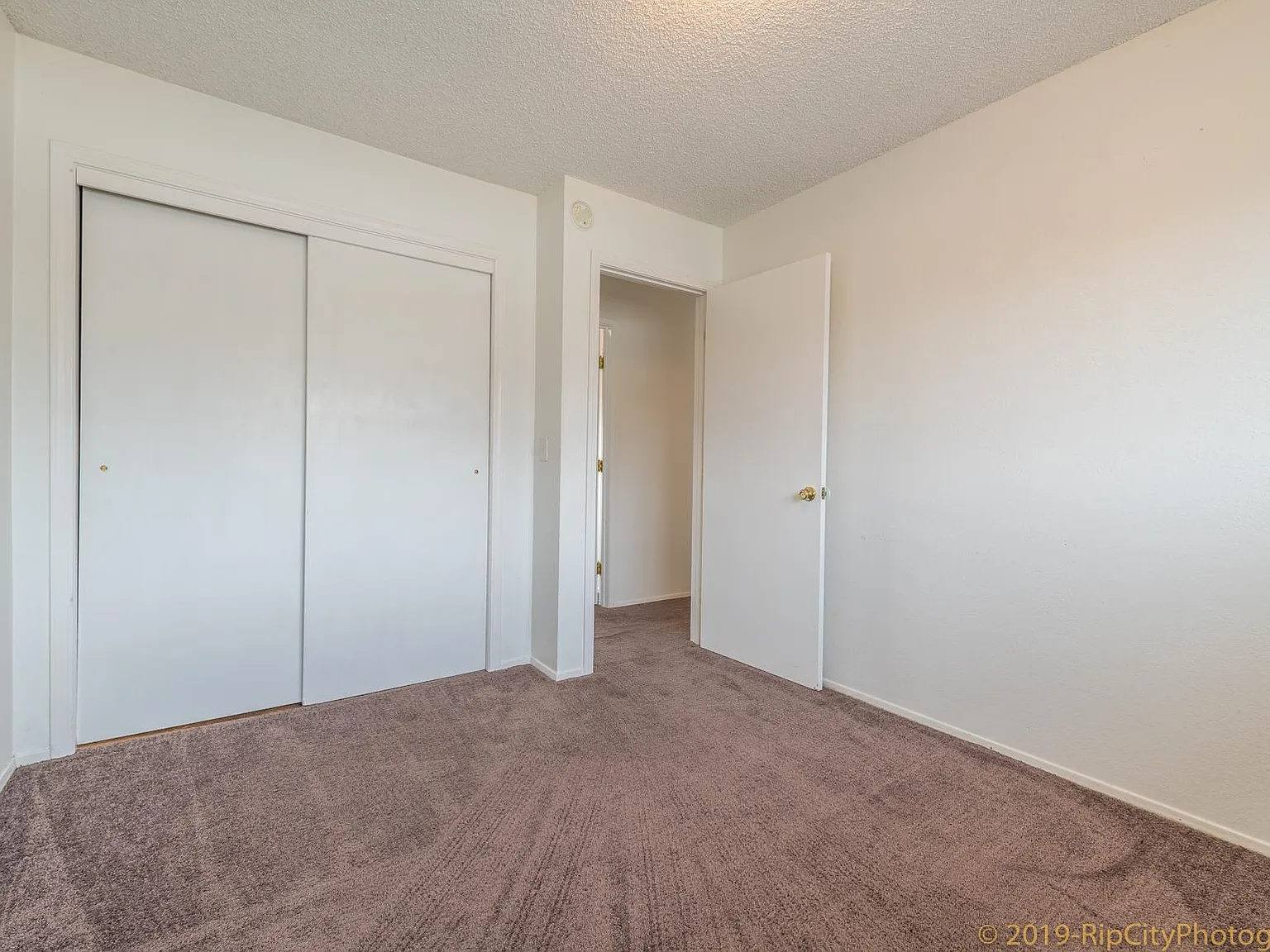 9512-9524 N Oswego Ave — Photo 4
