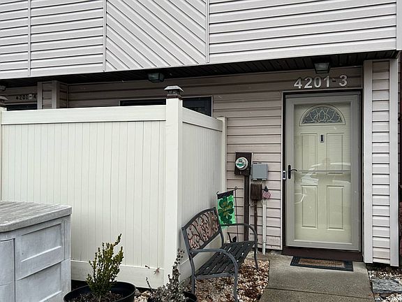 4th image of 4201 Amboy Rd APT 3