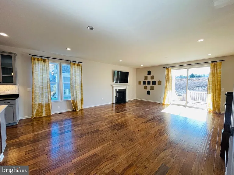 508 Sourwood Ct — Photo 36