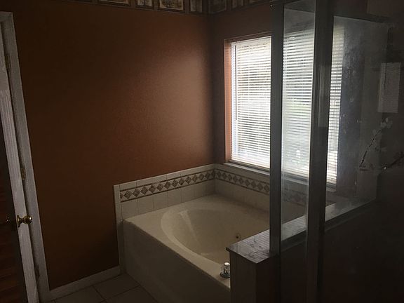 5th image of 2426 Brownwood Dr