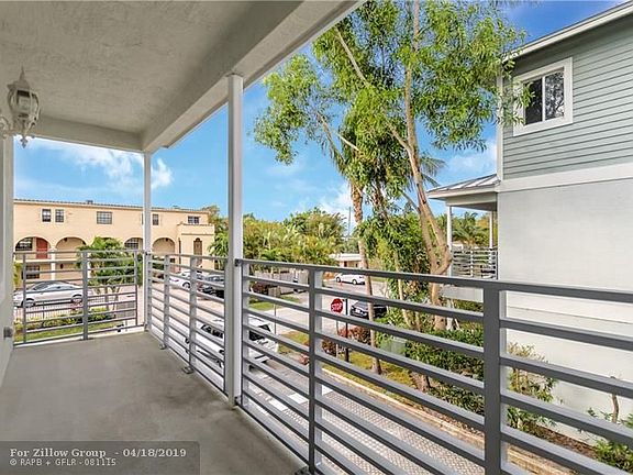 3rd image of 605 NE 28th St APT 4