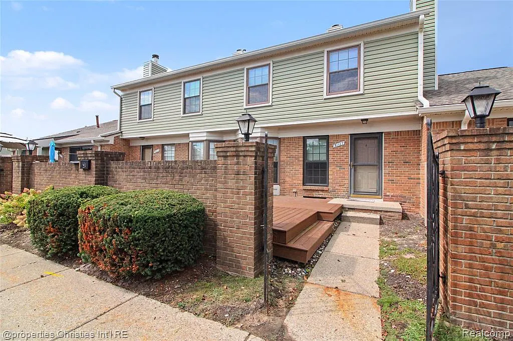2 bed, 1.5 bath, 1375 sqft, $2,000 — Photo 3