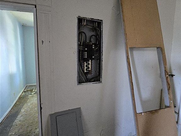 5th image of 18 Home Ave