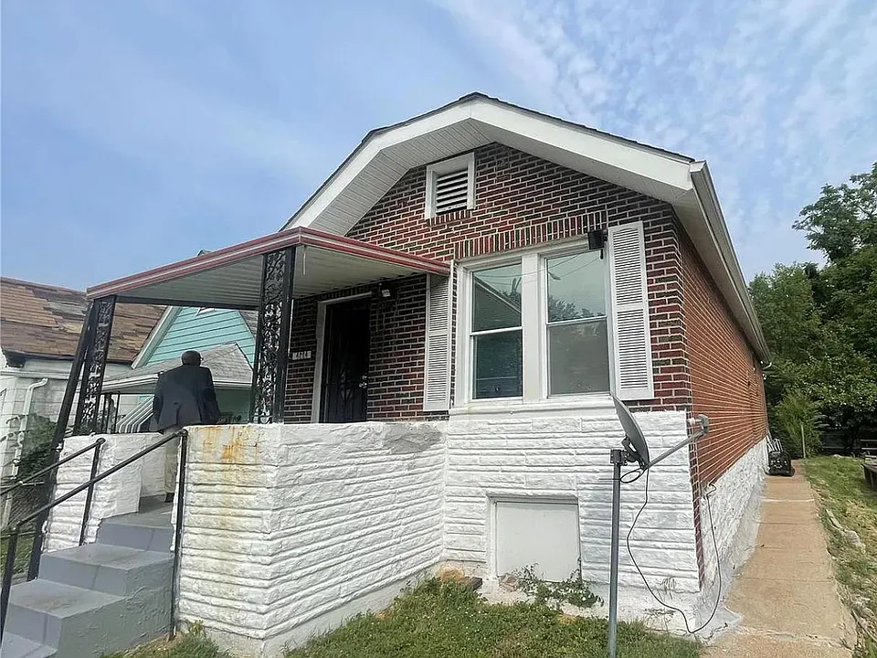 4224 Clay Ave