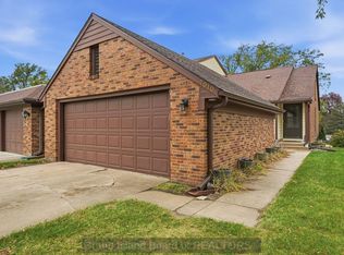 7010 Shamrock Rd, Lincoln, NE 68506
