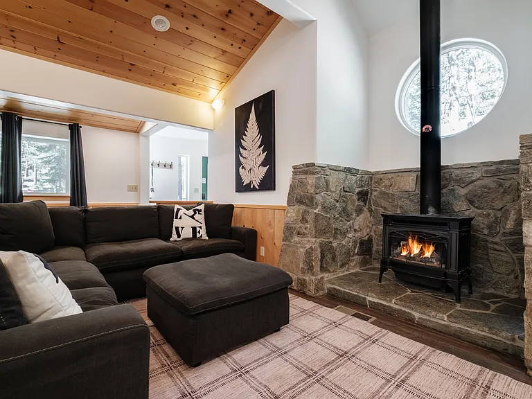 14296 Glacier View Dr — Photo 4