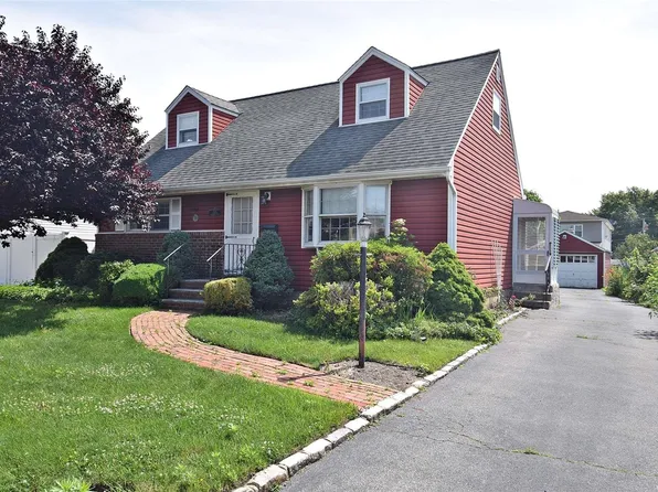 749 Newbridge Road, North Bellmore, NY 11710