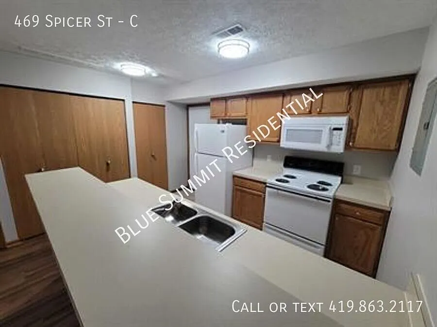 2 Bedroom Apartment in Akron | $100 Off Rent for 3 month — Photo 2