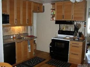 2222 6th St, East Meadow, NY