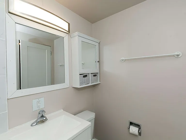 12507 Stony Plain Rd NW — Photo 12