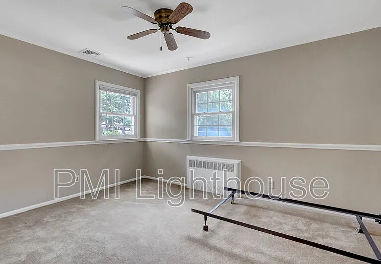 37 Margaret Blvd — Photo 32